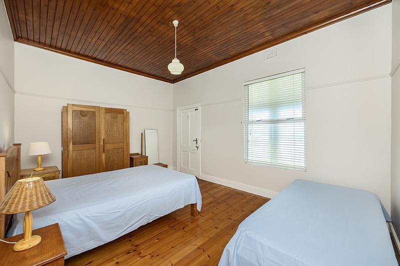 To Let 5 Bedroom Property for Rent in Bloubergstrand Western Cape